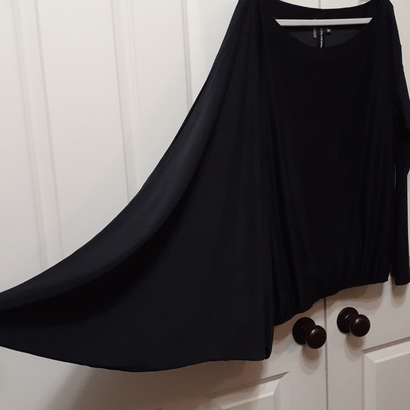 New! Coldesina "Jenny" Convertible Asymmetrical Drape Sleeve Top, 2X - Picture 9 of 13